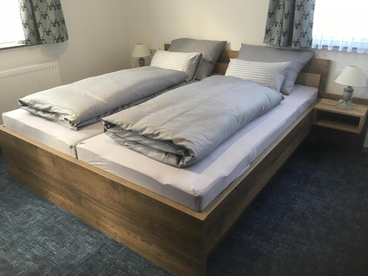 Landgasthof Hotel Lamm Laichingen エクステリア 写真