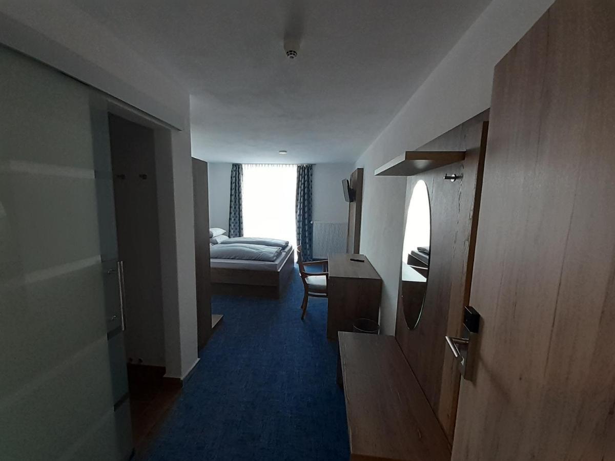 Landgasthof Hotel Lamm Laichingen エクステリア 写真